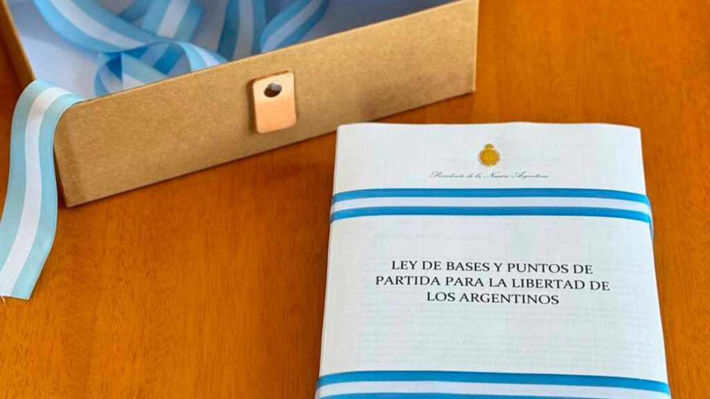 Se aprobó la Ley Bases y el Paquete Fiscal.